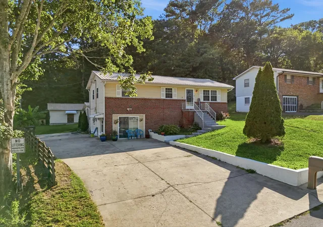 Photo 2 of Single family home for sale at 1220 28th Street Se, Cleveland, TN 37323 | MLS# 3314453 | Listing updated on 2026-09-01