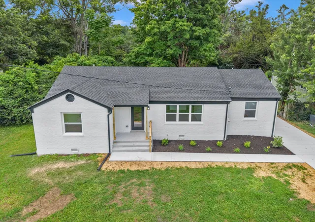 Photo 3 of Single family home for sale at 2125 Crystal Dr, Nashville, TN 37210 | MLS# 3314539 | Listing updated on 2026-09-02
