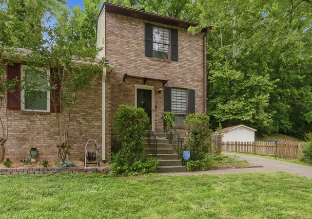 Photo 1 of Single family home for sale at 3332 Lakeside Pl, Hermitage, TN 37076 | MLS# 3314566 | Listing updated on 2026-10-28