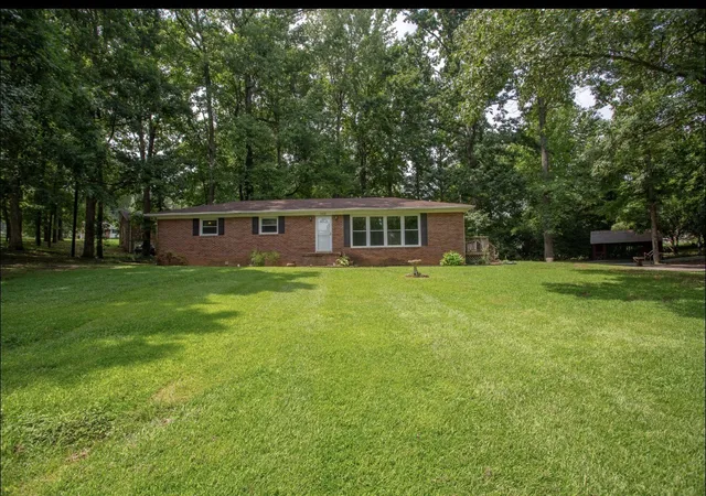 1st image of 102 Woodland Dr, Dickson, TN 37055 | MLS# 3314683