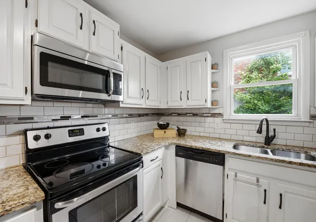 Photo 3 of Single family home for sale at 221 Wallace Rd, Nashville, TN 37211 | MLS# 3514973 | Listing updated on 2026-09-18