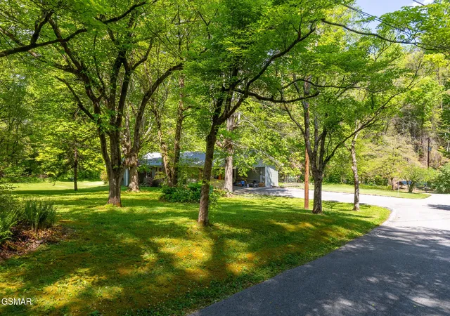 5th image of 4527 E Scenic Dr, Gatlinburg, TN 37738 | MLS# 3314675