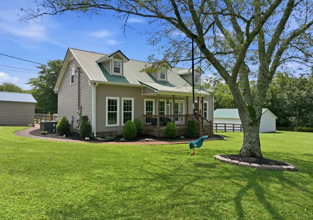 Photo 1 of Single family home for sale at 2350 Knob Crk Rd, Columbia, TN 38401 | MLS# 3322425 | Listing updated on 2026-08-07