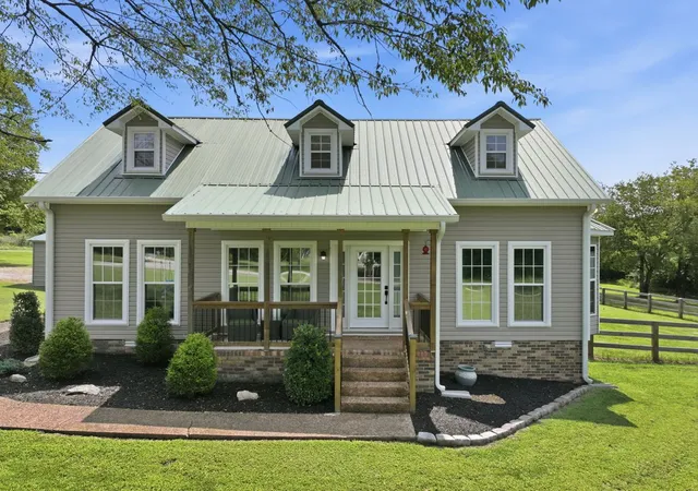 Photo 2 of Single family home for sale at 2350 Knob Crk Rd, Columbia, TN 38401 | MLS# 3322425 | Listing updated on 2026-08-07