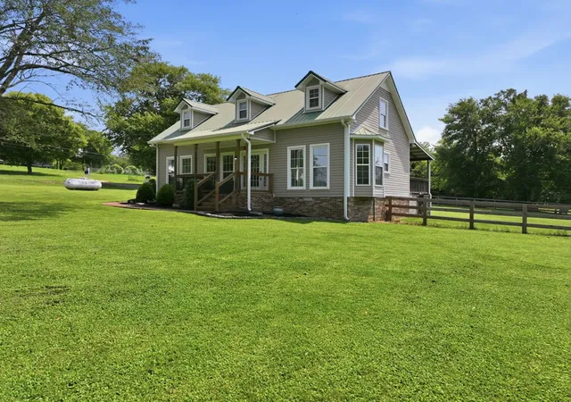 Photo 2 of Single family home for sale at 2350 Knob Crk Rd, Columbia, TN 38401 | MLS# 3322425 | Listing updated on 2026-08-07