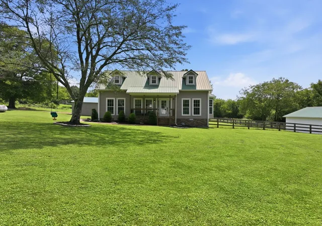 Photo 3 of Single family home for sale at 2350 Knob Crk Rd, Columbia, TN 38401 | MLS# 3322425 | Listing updated on 2026-08-07