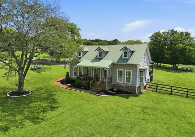 Photo 4 of Single family home for sale at 2350 Knob Crk Rd, Columbia, TN 38401 | MLS# 3322425 | Listing updated on 2026-08-07