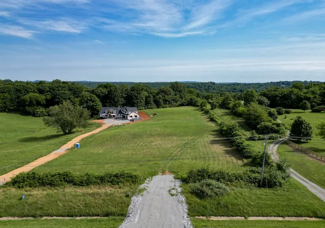 2nd image of 1929 New Lewisburg Hwy, Columbia, TN 38401 | MLS# 3320328