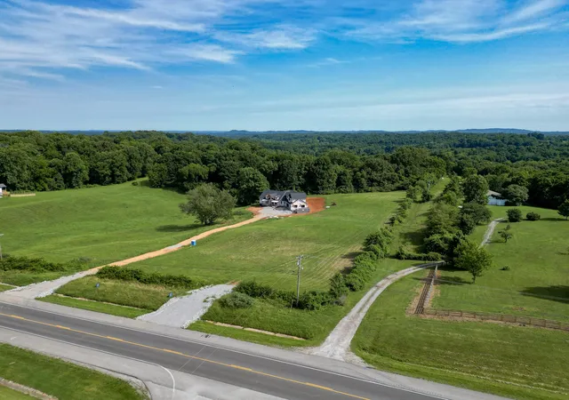 3rd image of 1929 New Lewisburg Hwy, Columbia, TN 38401 | MLS# 3320328