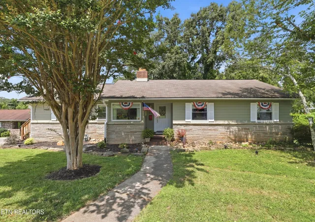 1st image of 102 Nolan Rd, Oak Ridge, TN 37830 | MLS# 3314696