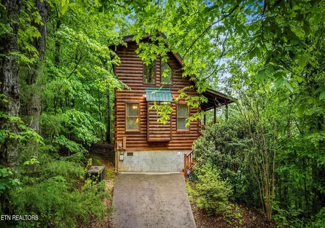 Photo 1 of Single family home for sale at 1712 Pulaski Ln, Sevierville, TN 37862 | MLS# 3314709 | Listing updated on 2026-10-06