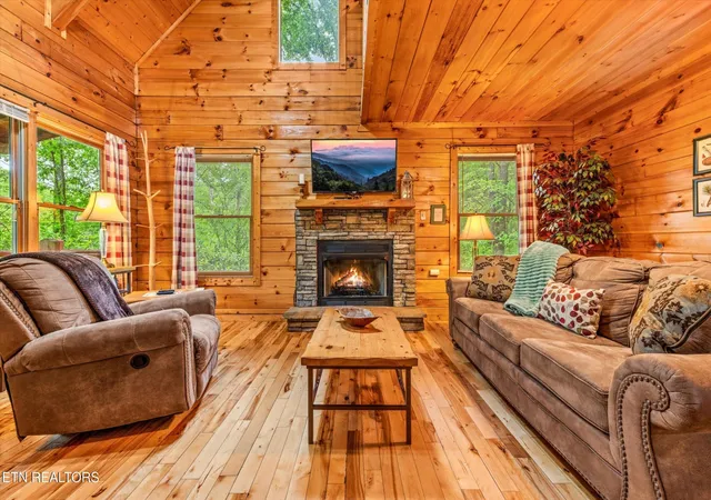 Photo 3 of Single family home for sale at 1712 Pulaski Ln, Sevierville, TN 37862 | MLS# 3314709 | Listing updated on 2026-10-06