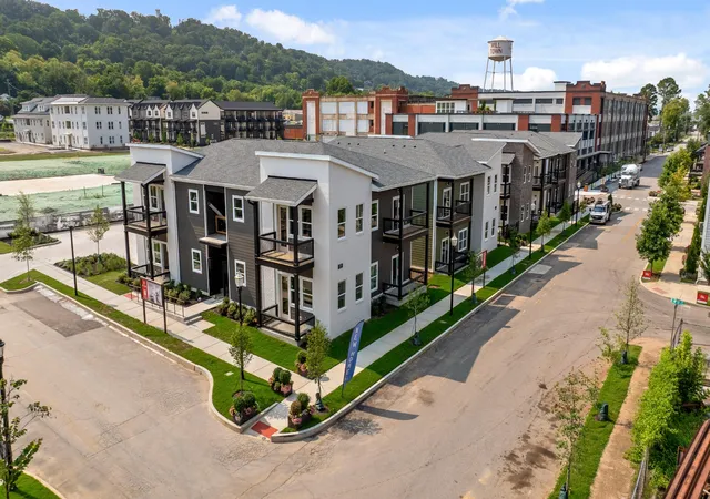 2nd image of 1792 S Watkins Street #305, Chattanooga, TN 37404 | MLS# 3519359