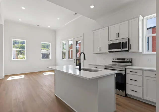 3rd image of 1792 S Watkins Street #305, Chattanooga, TN 37404 | MLS# 3519359