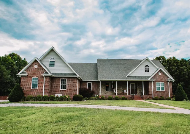 Photo 3 of Single family home for sale at 3871 Conyersville Rd, Puryear, TN 38251 | MLS# 3314804 | Listing updated on 2026-07-31
