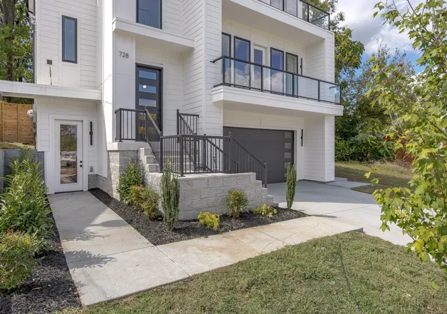 Photo 3 of Single family home for sale at 728 South 13th St, Nashville, TN 37206 | MLS# 3320008 | Listing updated on 2026-09-29
