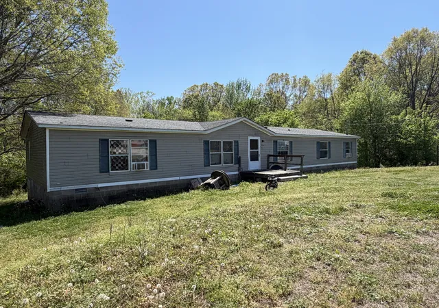 2nd image of 201 Lakeshore Dr, Oakfield, TN 38362 | MLS# 3314823