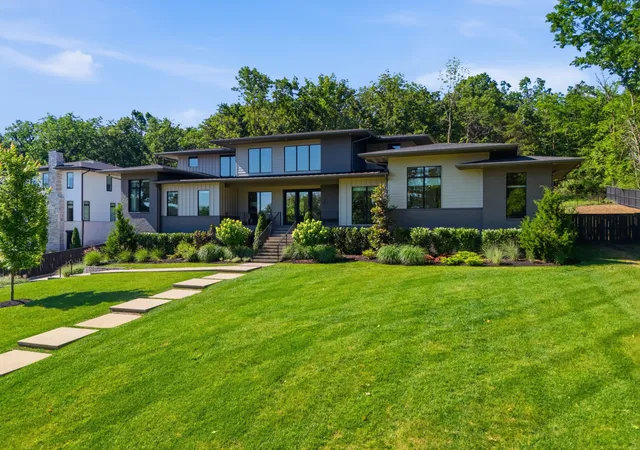 3rd image of 1109 Sparta Rd, Nashville, TN 37205 | MLS# 3315986