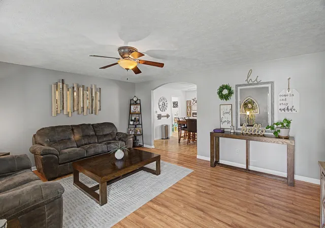 Photo 3 of Single family home for sale at 583 Winchester Dr, Hopkinsville, KY 42240 | MLS# 3314843 | Listing updated on 2026-07-31