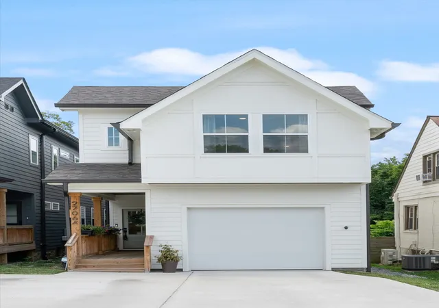 Single family home for sale at 2706a Bronte Ave, Nashville, TN 37216 | MLS# 3510305