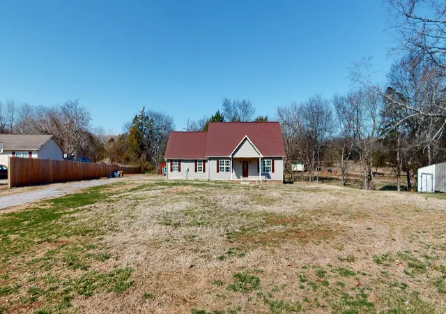 Photo 3 of Single family home for sale at 1707 Old Rome Pike, Lebanon, TN 37087 | MLS# 3314853 | Listing updated on 2026-09-03
