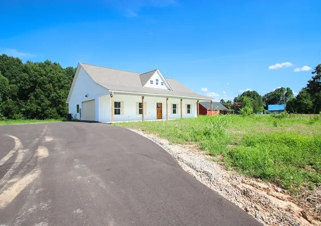 2nd image of 1843 Three Island Rd, Walling, TN 38587 | MLS# 3314867