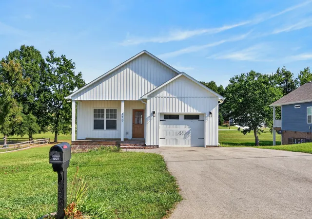 Photo 2 of Single family home for sale at 170 Honeysuckle Ln, Sparta, TN 38583 | MLS# 3319696 | Listing updated on 2026-09-03