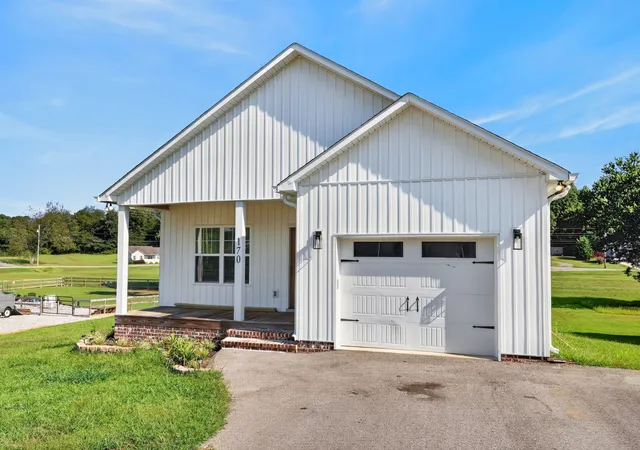 Photo 3 of Single family home for sale at 170 Honeysuckle Ln, Sparta, TN 38583 | MLS# 3319696 | Listing updated on 2026-10-06