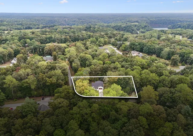 Single family home for sale at 17 Fire Lake Dr, Manchester, TN 37355 | MLS# 3598400