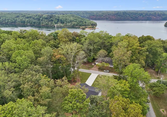Photo 2 of Single family home for sale at 17 Fire Lake Dr, Manchester, TN 37355 | MLS# 3598400 | Listing updated on 2026-10-08