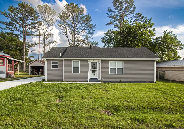 1st image of 121 Popular St N, Cowan, TN 37318 | MLS# 3505808