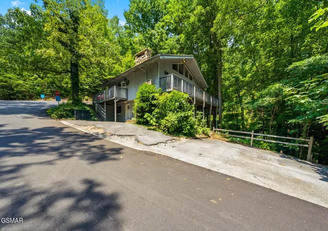 Photo 3 of Single family home for sale at 1103 Alpenrose Rd, Gatlinburg, TN 37738 | MLS# 3315916 | Listing updated on 2026-09-29