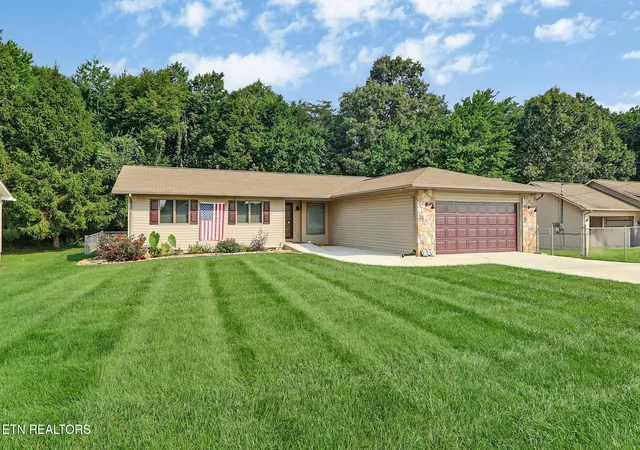 3rd image of 310 Southgate Dr, Crossville, TN 38555 | MLS# 3315982