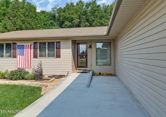 4th image of 310 Southgate Dr, Crossville, TN 38555 | MLS# 3315982