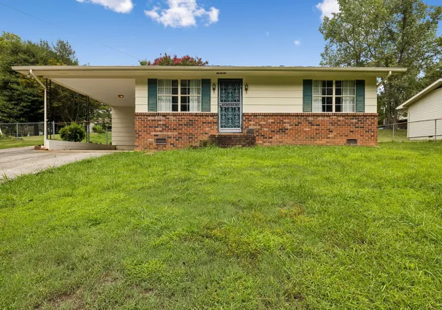 1st image of 521 E Sunset Dr, Athens, TN 37303 | MLS# 3315981
