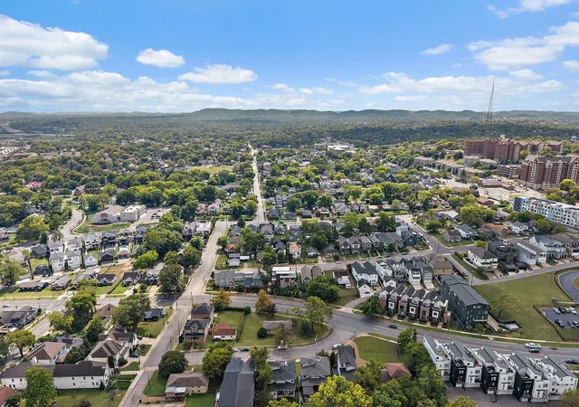 42nd image of 1002 W Grove Ave, Nashville, TN 37203 | MLS# 3316027