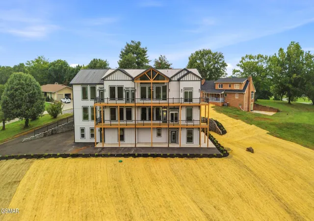 Photo 2 of Single family home for sale at 1495 Wendron Moors Dr, Sevierville, TN 37862 | MLS# 3316013 | Listing updated on 2026-10-01