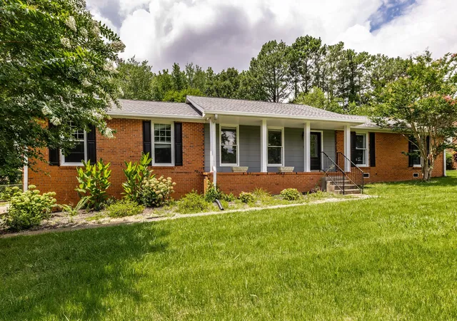 2nd image of 127 Sam Davis Dr, Springfield, TN 37172 | MLS# 3335379