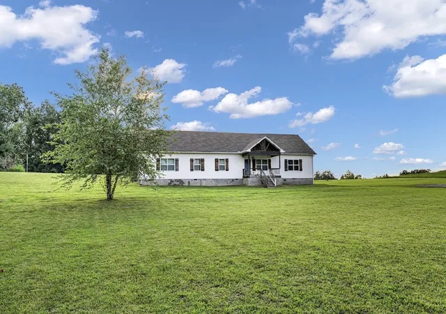 Photo 2 of Sale Pending at 271 Louis Tuttle Rd, Westmoreland, TN 37186 | MLS# 3319338 | Listing updated on 2026-09-13