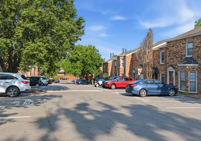 Photo 3 of Townhouse for sale at 129 Matthew Ln #129, Nashville, TN 37215 | MLS# 3513207 | Listing updated on 2026-08-16