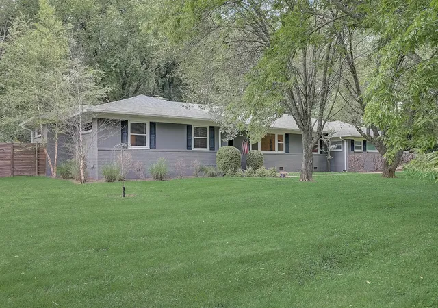 Photo 2 of Sale Pending at 808 Battery Ln, Nashville, TN 37220 | MLS# 3319834 | Listing updated on 2026-08-24