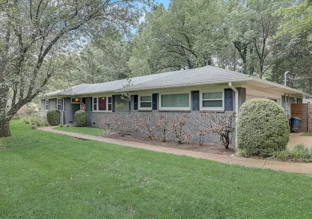 Photo 3 of Sale Pending at 808 Battery Ln, Nashville, TN 37220 | MLS# 3319834 | Listing updated on 2026-08-24