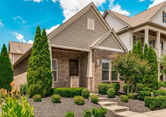 Photo 1 of Single family home for sale at 169 Ashcrest Pt, Hendersonville, TN 37075 | MLS# 3316077 | Listing updated on 2026-09-22