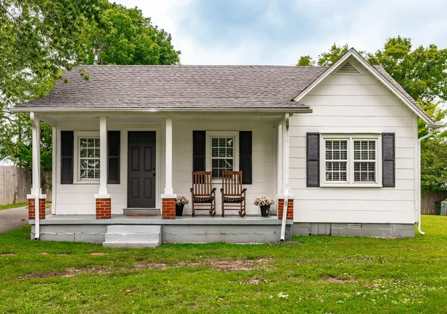 1st image of 1105 Woods Ferry Rd, Gallatin, TN 37066 | MLS# 3526791