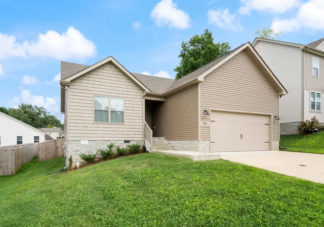 Photo 2 of Single family home for sale at 1386 Isaiah Dr, Clarksville, TN 37042 | MLS# 3319299 | Listing updated on 2026-10-20