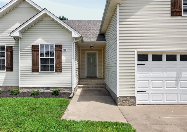 Photo 3 of Sale Pending at 3795 Tamera Ln, Clarksville, TN 37042 | MLS# 3317639 | Listing updated on 2026-08-31
