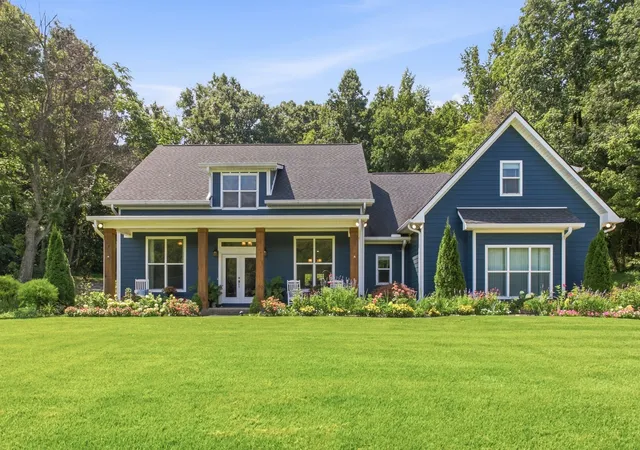 1st image of 1007 Scenic Dr, Pulaski, TN 38478 | MLS# 3318723