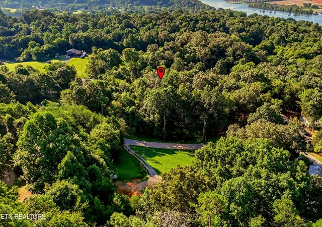 Photo 1 of House for sale at 161 Pinecrest Dr, Loudon, TN 37774 | MLS# 3317691 | Listing updated on 2026-09-19