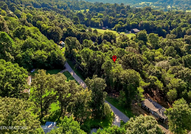 Photo 2 of House for sale at 161 Pinecrest Dr, Loudon, TN 37774 | MLS# 3317691 | Listing updated on 2026-09-19