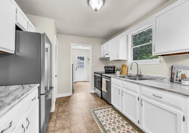 4th image of 542 Roselawn Dr, Clarksville, TN 37042 | MLS# 3318446